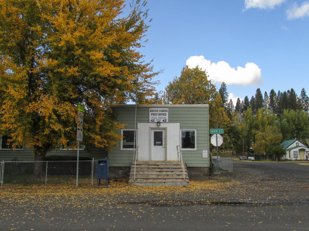Photo of a post office in Ukiah Oregon
