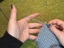 Photo of How to Hold Your Yarn around Weave