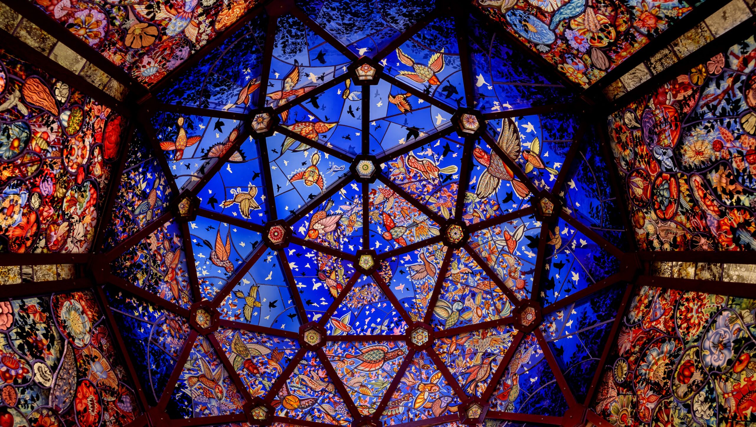 Photo of the inside top of stainglass window dome